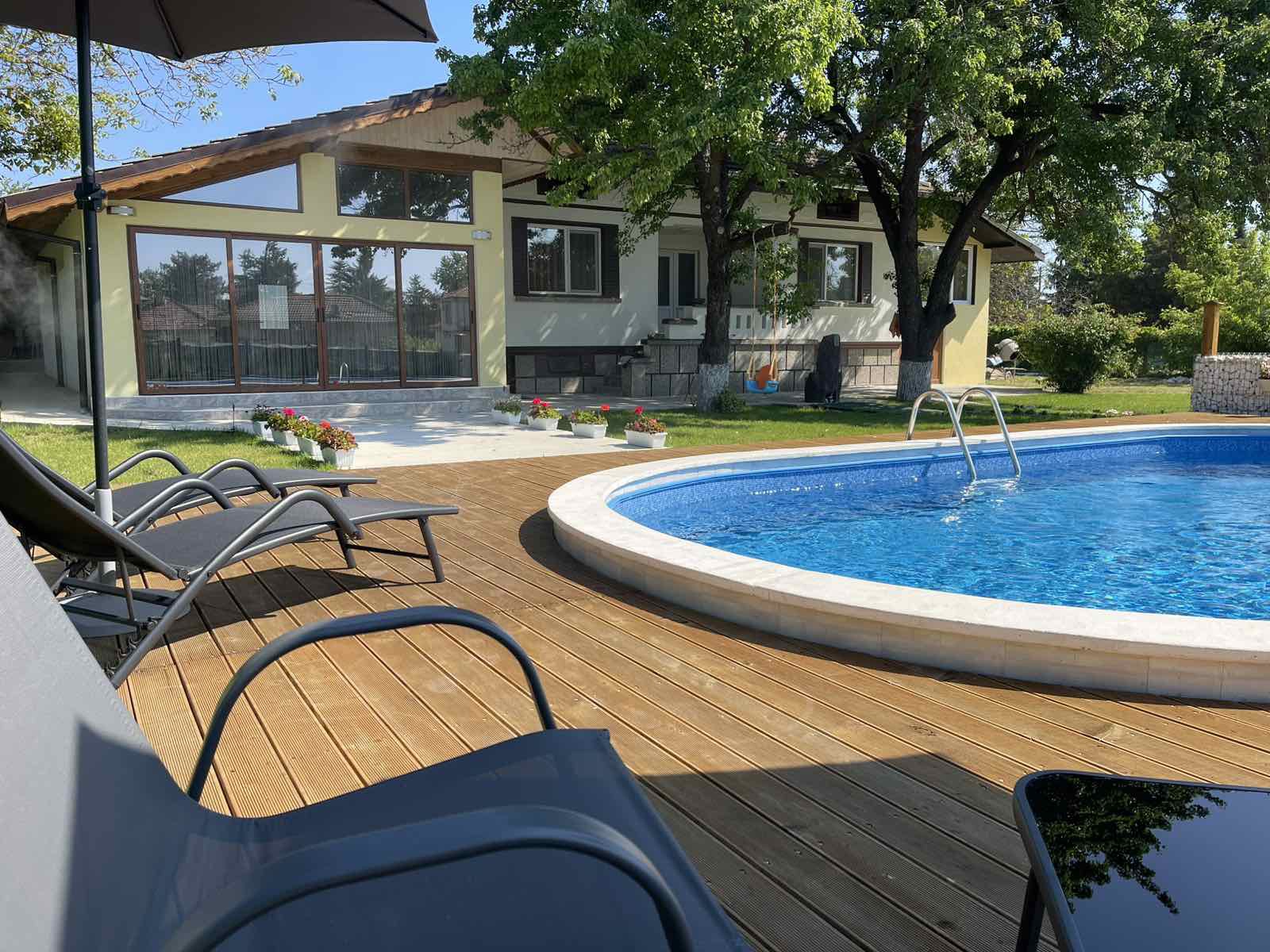 Relaxation area by the pool